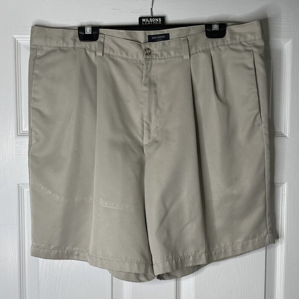Dockers Men's 38 Golf Shorts Khaki Pleated Microfiber READ